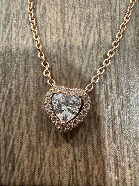 PANDORA Sparkling Heart Collier Necklace Rose Gold Heart Halo Pendant Necklace
